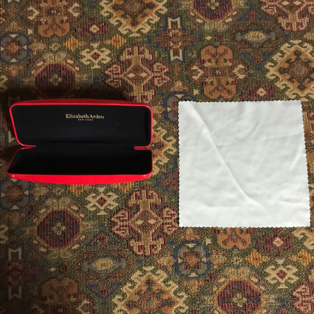 Glasses container